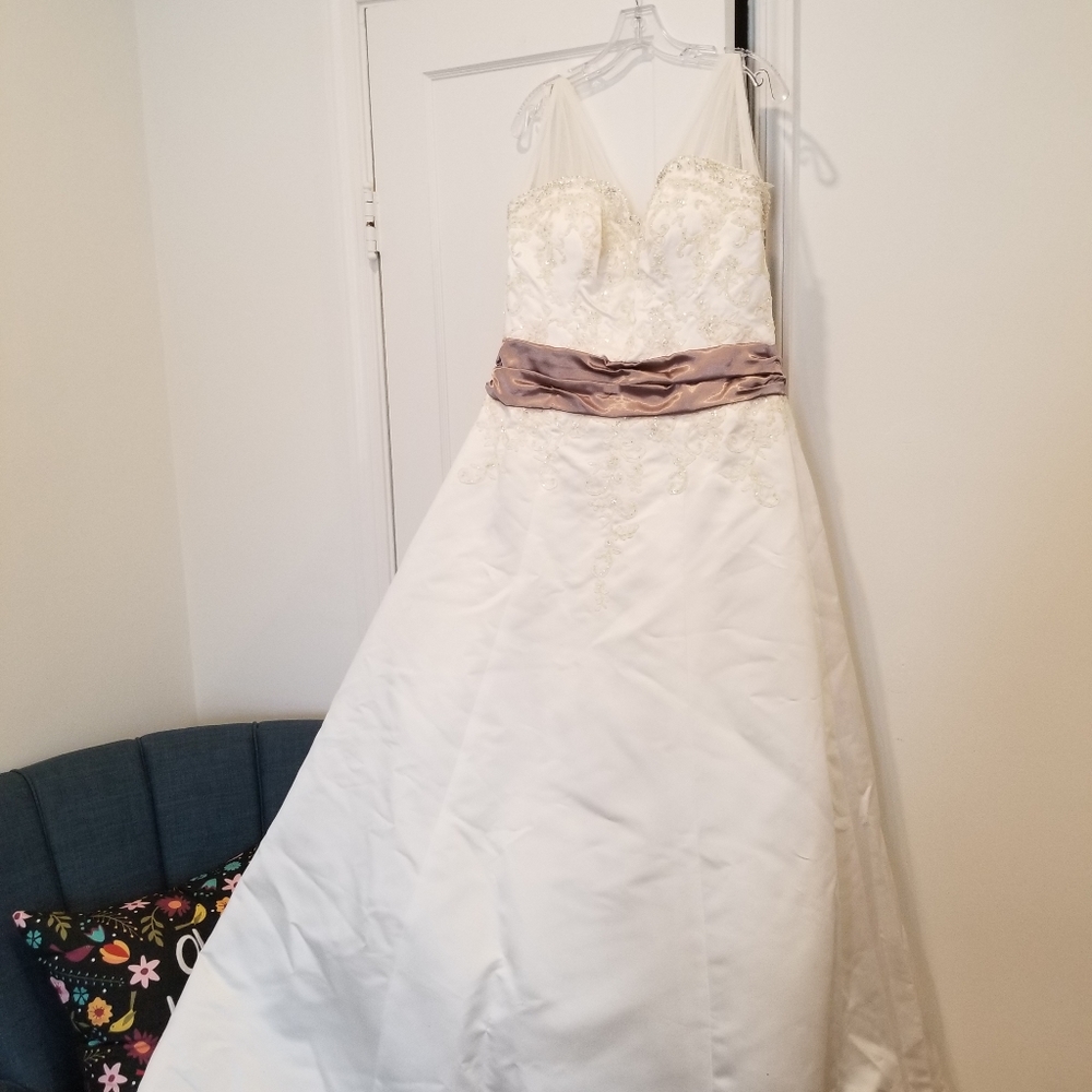 Alfred Angelo Ivory Wedding Dress